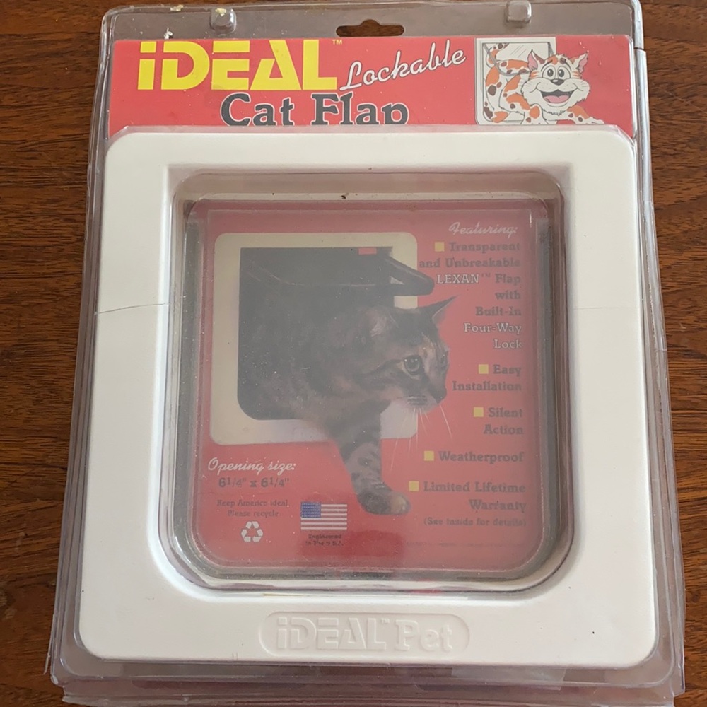 Ideal lockable cat flap door.